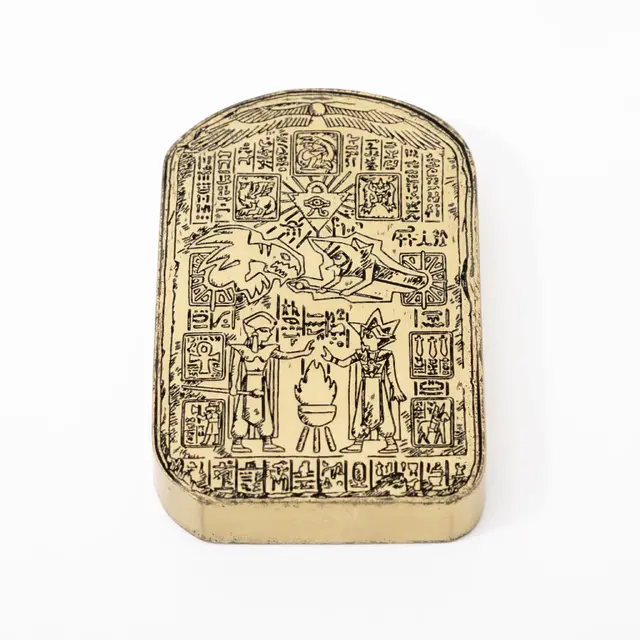 「遊戯王」新作コラボアイテムのこだわりが凄い！「千年パズル」懐中時計はじめ、遊戯と海馬の象徴的な要素を盛り込んだブーツなど全5商品