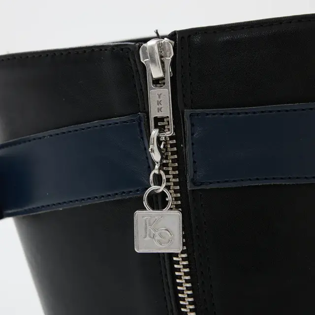 「遊戯王」新作コラボアイテムのこだわりが凄い！「千年パズル」懐中時計はじめ、遊戯と海馬の象徴的な要素を盛り込んだブーツなど全5商品