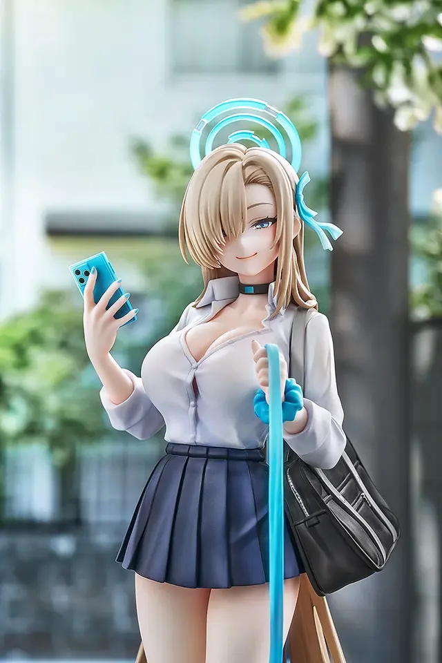 あふれ出る魅力…！『ブルアカ』より「アスナ（制服）メモリアルロビーVer.」フィギュアが予約開始、学生生活スタイルならはの要素を再現