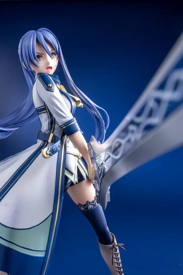 『軌跡』シリーズより、女剣士「ラウラ・S・アルゼイド」フィギュアが予約開始！両手剣を構える勇ましい姿を立体化