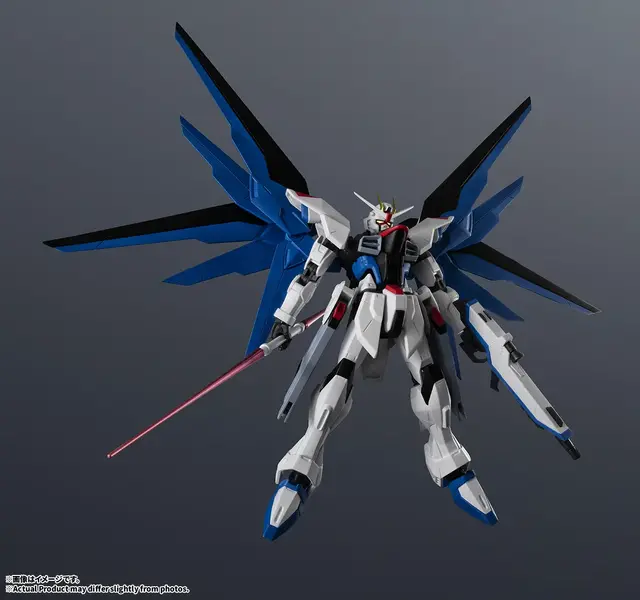 フリーダム、シャア専用ザクIIらが躍動感あるポーズで決まる！可動フィギュア「GUNDAM UNIVERSE」より3機がリニューアル