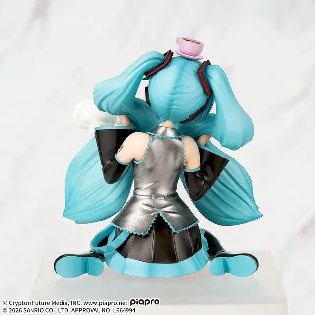 髪を持ち上げて…モフッ！「初音ミク×シナモロール‐もふっとVer.」フィギュアが可愛いープライズ向けに展開