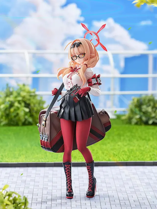 レギンスで魅せるふとももに惹かれる…！『ブルアカ』より、制服姿の「チナツ」1/7スケールフィギュアが予約受付開始