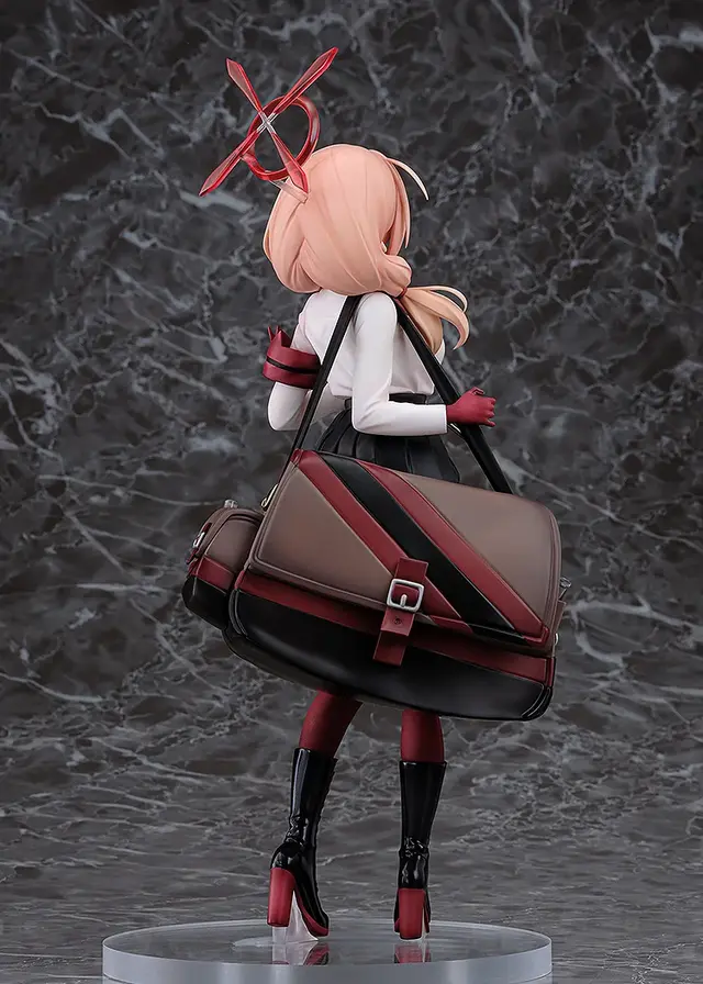 レギンスで魅せるふとももに惹かれる…！『ブルアカ』より、制服姿の「チナツ」1/7スケールフィギュアが予約受付中