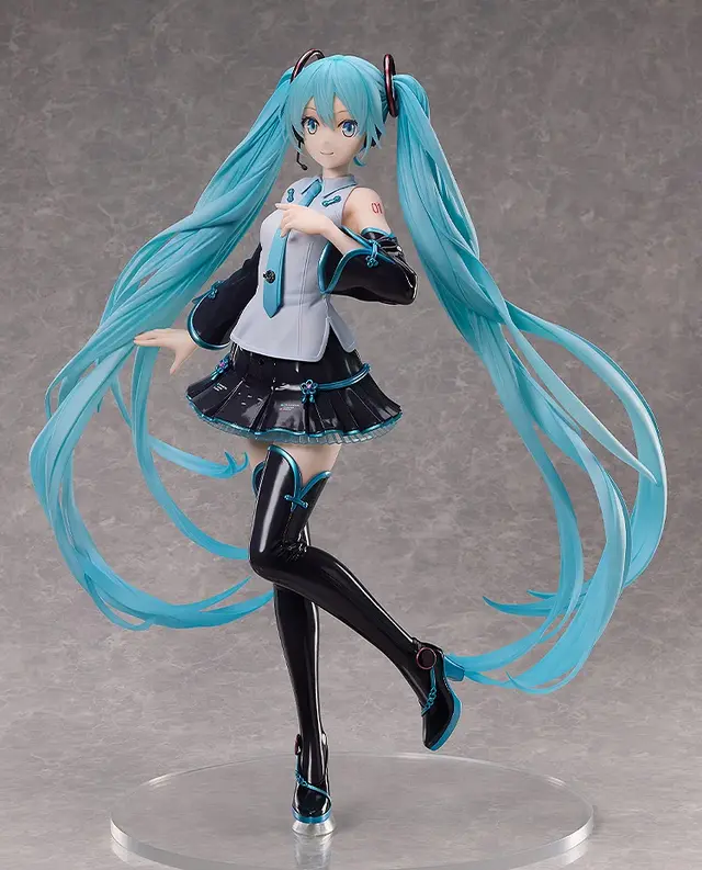 抱えるほどビッグサイズ！「初音ミク」1/3スケールフィギュアが、圧倒的なボリューム感
