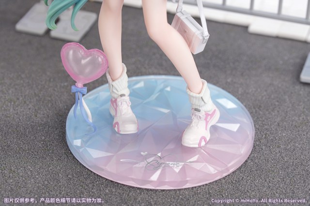 パール調のアウターから魅せるおへそ…！『崩壊：スターレイル』より「キュレネ 素敵な休日 Ver.」1/8スケールフィギュアが予約受付中