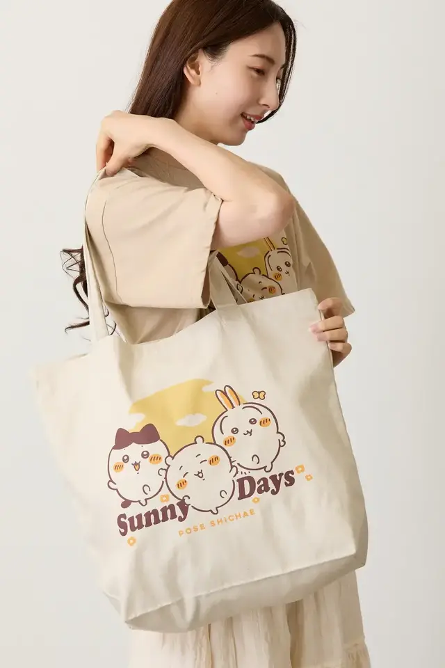 「ちいかわ」ヴィンテージデザインほか、アパレル新商品が6月19日発売！たべものモチーフエコBAGや、後光が輝くうさぎTシャツなど
