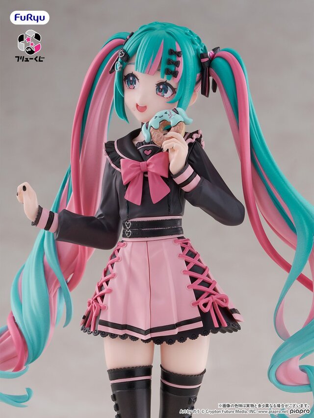 “「初音ミク」くじ”が2026年11月発売決定！学生制服姿のフィギュアを先行公開
