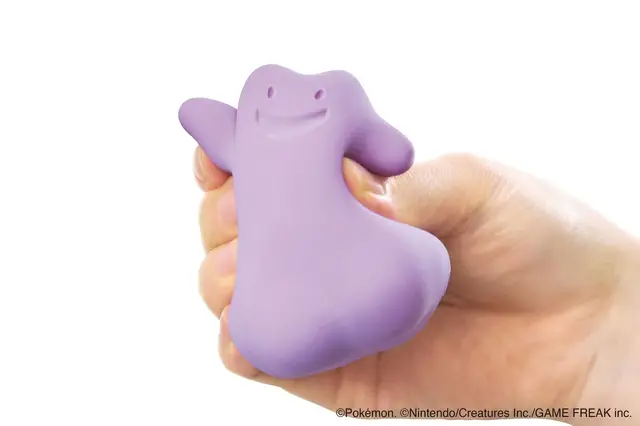 『ポケモン』握って癒される「メタモン」モチーフアイテム！伸びたり、凹んだり、ぎゅっと握れば様々な表情に変化