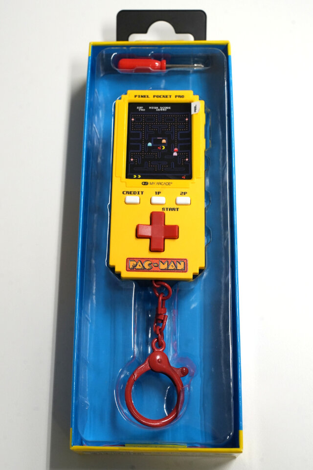 『パックマン』『テトリス』などの名作がポケットサイズに! 見た目も可愛い「ピクセルポケットプロ」はアーケード気分を手軽に味わえる【実機レビュー】