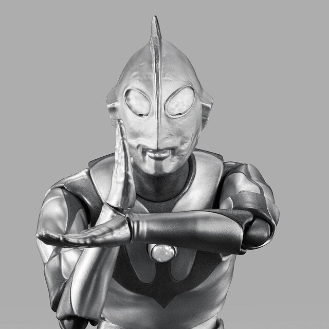 当時のTVから飛び出してきたような再現度!「ウルトラマン(Aタイプ)」が60周年を記念した“モノクロカラー”で可動フィギュア化