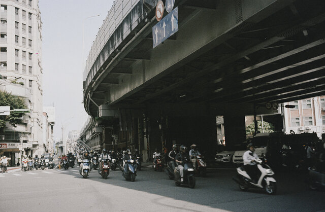 バイクの滝_トプコン35S＋ILFORD Vintage400