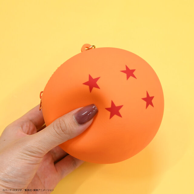 「ドラゴンボール」四星球とドラゴンレーダーのシリコンポーチが素敵！大胆なロゴデザインのアイテムなど役立つ新商品が登場