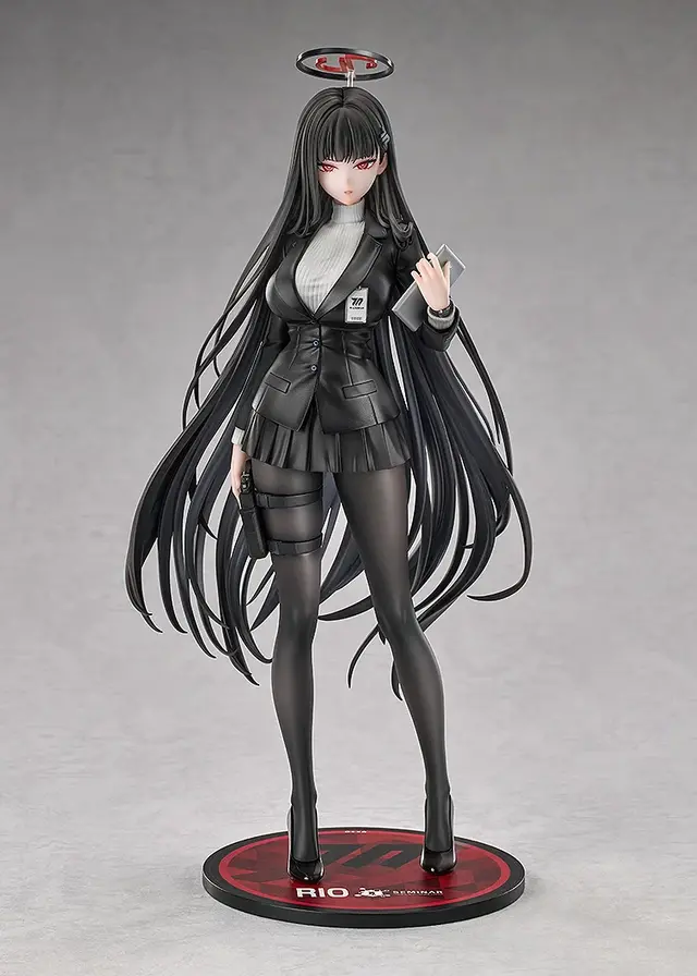 大人の魅力あふれるスーツ姿…！『ブルアカ』セミナーの会長「リオ」フィギュアが麗しい
