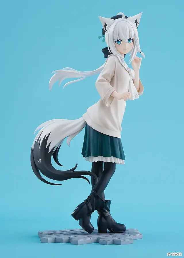 ホロライブ・白上フブキの私服コーデが可愛すぎ！印象的な優しい微笑みで立体化