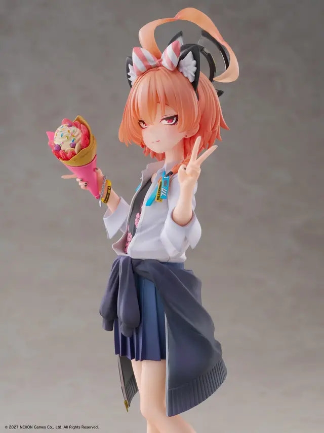『ブルアカ』満面の笑みを浮かべる「ネル（制服）」が可愛すぎる！クレープ片手にピース、EXPO満喫のメモロビを1/7フィギュアで完全再現