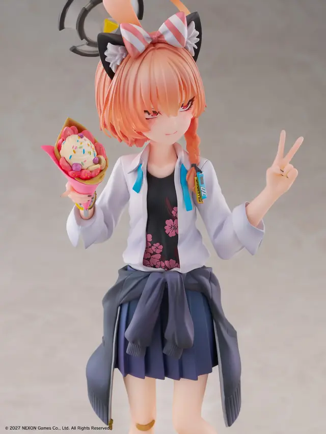 『ブルアカ』満面の笑みを浮かべる「ネル（制服）」が可愛すぎる！クレープ片手にピース、EXPO満喫のメモロビを1/7フィギュアで完全再現