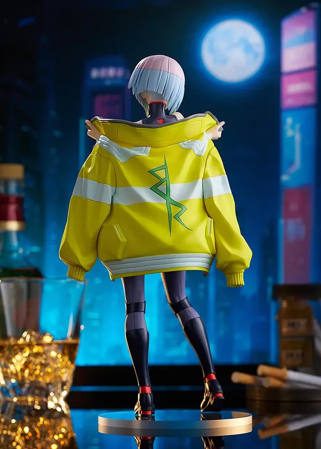 不敵な笑みが可愛い「サイバーパンク：エッジランナーズ」ルーシーのフィギュアが再販！ デイビッドのジャケットを手にした姿に、アニメの記憶が蘇る