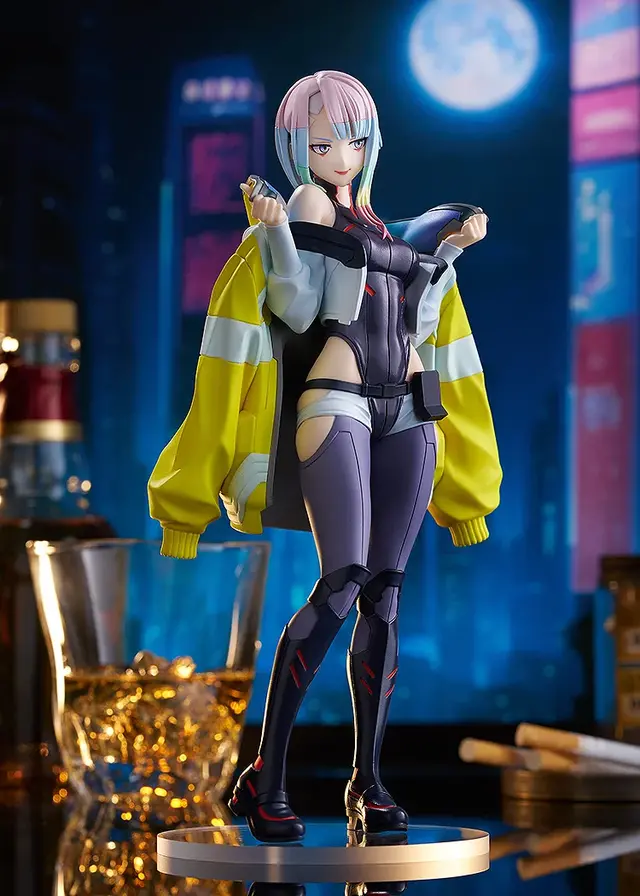 不敵な笑みが可愛い「サイバーパンク：エッジランナーズ」ルーシーのフィギュアが再販！ デイビッドのジャケットを手にした姿に、アニメの記憶が蘇る