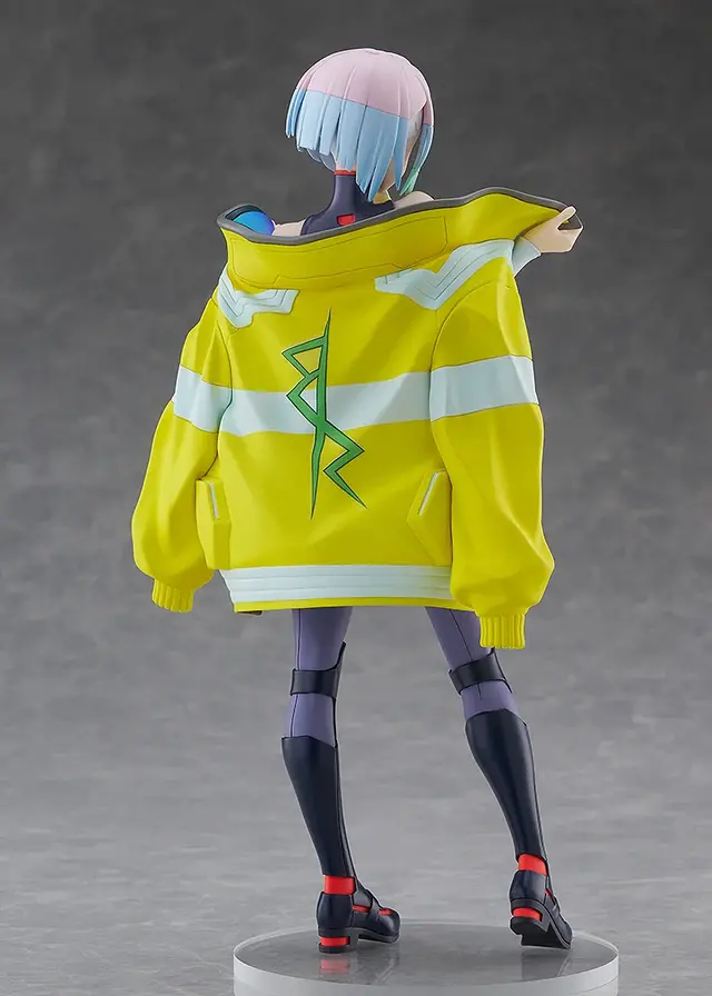 不敵な笑みが可愛い「サイバーパンク：エッジランナーズ」ルーシーのフィギュアが再販！ デイビッドのジャケットを手にした姿に、アニメの記憶が蘇る