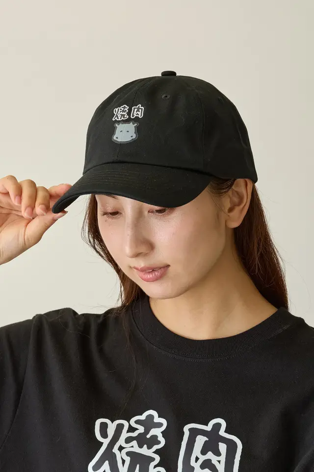 行くかっ 祝いの焼肉！「ちいかわ」卓を囲む微笑ましいデザインなど6種が「Talking ODM」に追加、名入れ席取りプレートも