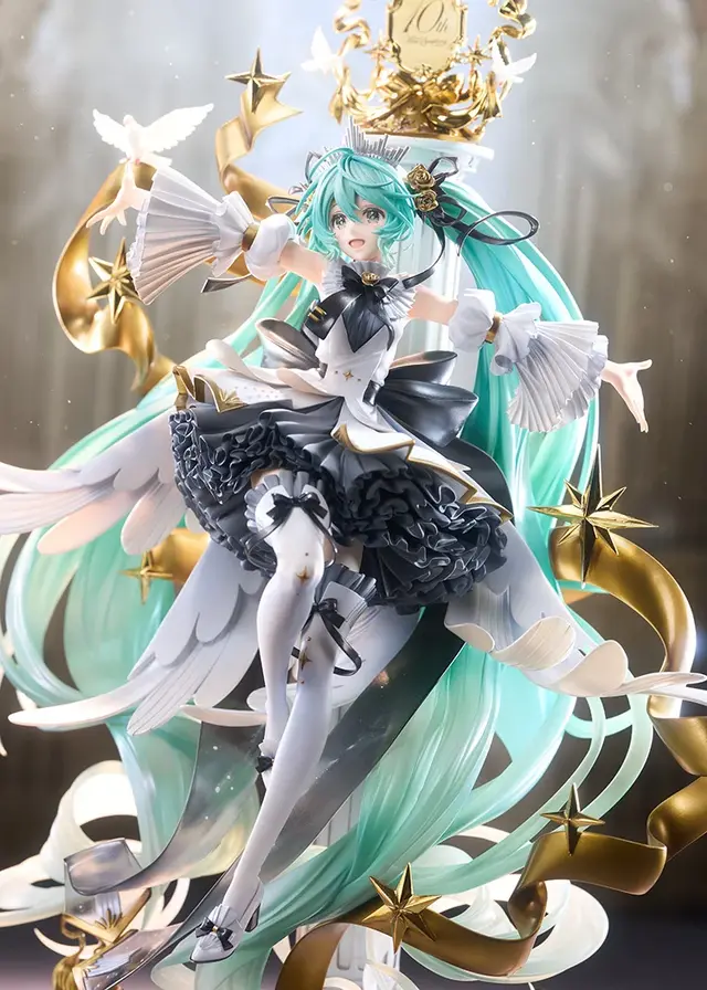 髪は過去最高クラスのボリューム！「初音ミクシンフォニー 2025」メインビジュアルが、グッスマ最高峰ラインSCで1/7スケールフィギュア化