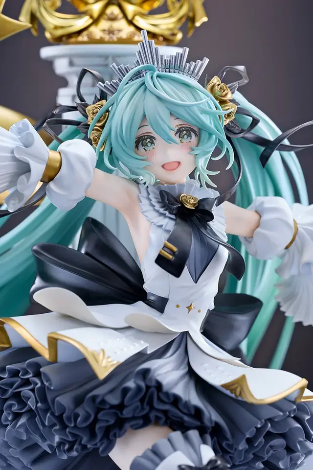 髪は過去最高クラスのボリューム！「初音ミクシンフォニー 2025」メインビジュアルが、グッスマ最高峰ラインSCで1/7スケールフィギュア化