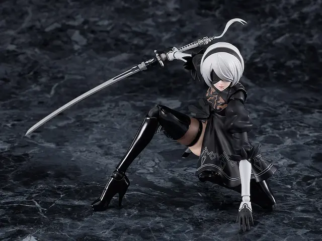 チラ見えする太もも…！アニメ『ニーア オートマタ』より「2B」の可動フィギュアが再販―ウィルス汚染顔や白の契約など付属パーツも豊富