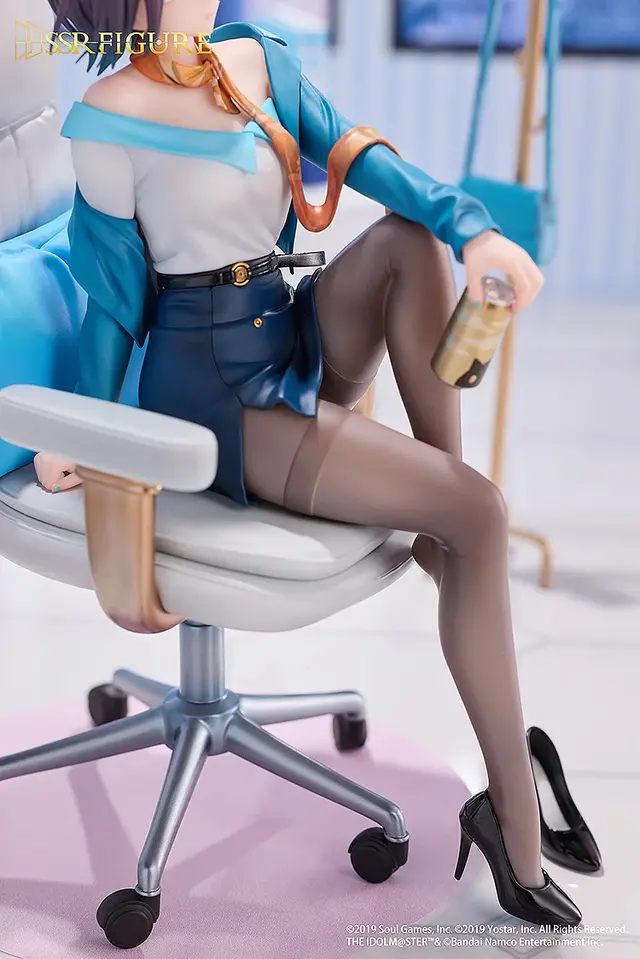 大人びた雰囲気のOLスタイル！『シャニマス』×『雀魂』コラボの「樋口円香」フィギュアが予約開始ー並べて飾りたい「浅倉透」も再受注