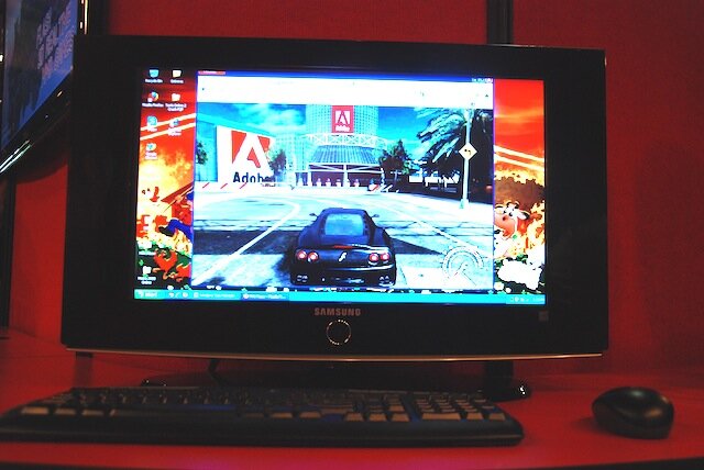 バリバリ3Dのレースゲームが動いていた