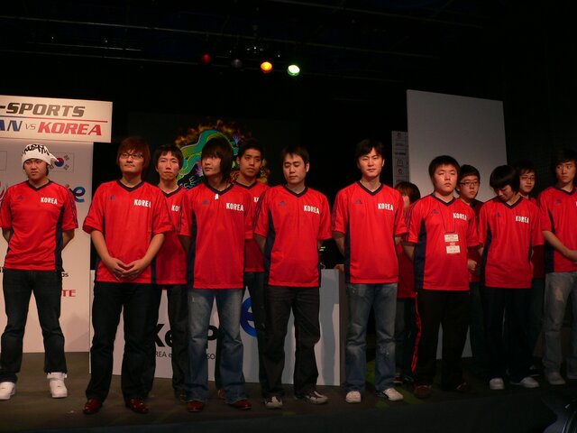 JESPA、「ｅスポーツ日韓戦」を開催−会場にはロッテマリーンズの黒木知宏選手や武蔵丸親方も登場！