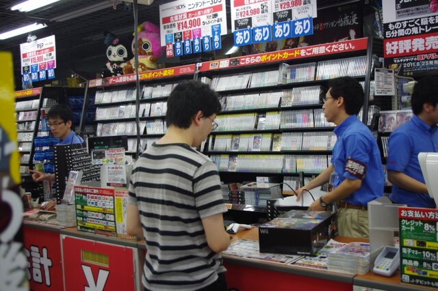 【ドラクエX発売】ヨドバシAkibaでは100人以上の行列