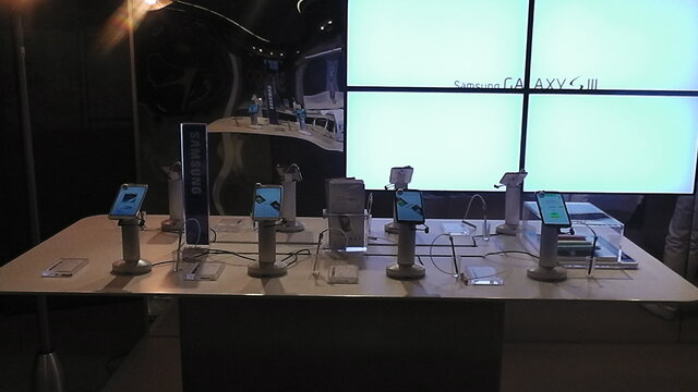 【MWC 2013】サムスン、会場外でも「GALAXY Studio」でアピール
