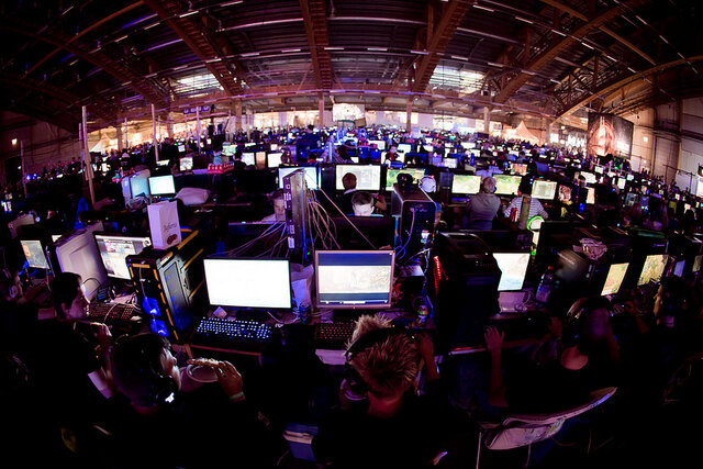 DreamHackの様子 Photo by Carl Oscar Aaro.