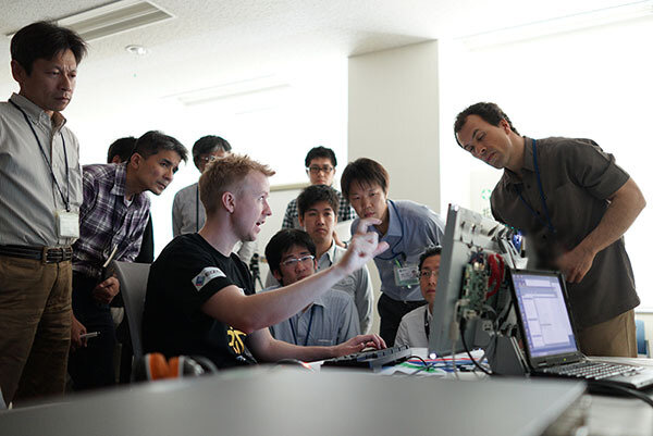Fnaticがモニターの開発に協力
