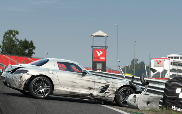 本格派レースゲーム『Project CARS』の新スクリーンショットが公開、三画面でプレイされるデモ映像も