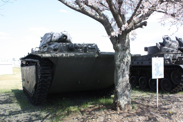 桜に車両に小火器の多数！陸上自衛隊土浦駐屯地をフォトレポート