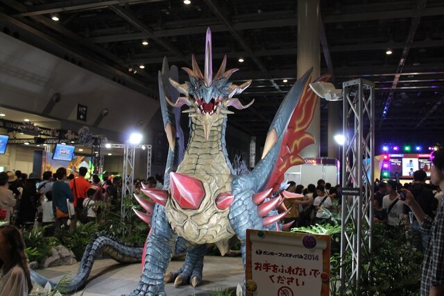 モンスターとの記念撮影やアーケードゲームコーナーも大盛況！「ガンホーフェスティバル 2014」のフォトレポートをお届け
