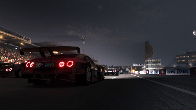 『GRID Autosport』で元レースクイーンと対戦！ 「桃んが」が編集部にやってきた