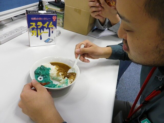 「スライムカレー」と「ダルシムさん家のカレー」を一緒に食べてみた