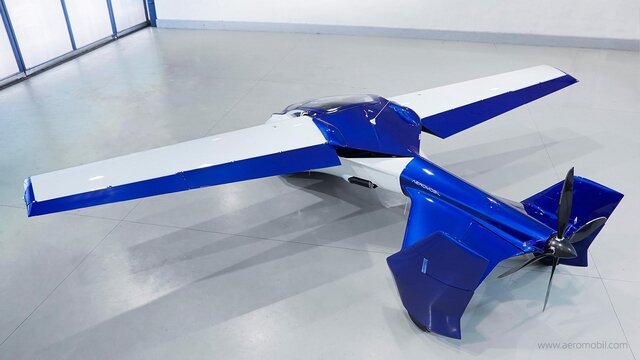 空飛ぶクルマ「エアロモービル3.0」