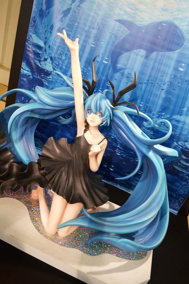 【レポート】「マジカルミライ 2015」企画展に「シテヤンヨ＆たこルカ」襲来、恒例の祭壇も登場