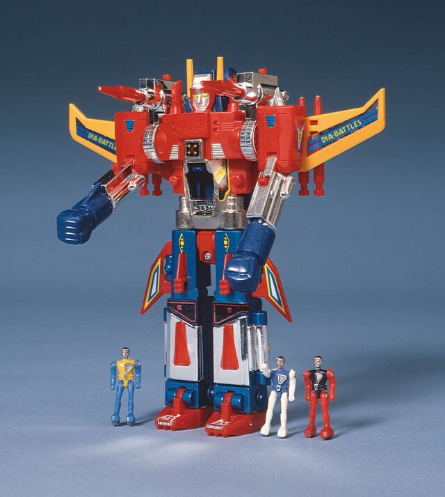 「トランスフォーマー」の起源となった変形合体ロボ「ダイアクロン」35年ぶりに復活