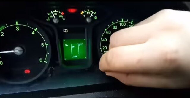 インパネ液晶で『テトリス』をプレイできるロシア製トラックの映像が海外で話題に
