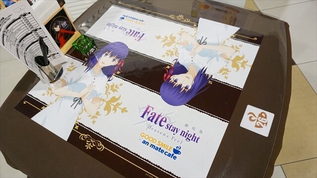 あの激辛麻婆豆腐も？劇場版「Fate/stay night [Heaven's Feel]」アニメイトカフェコラボはメイドと執事がお出迎え