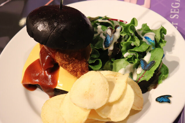 『FGO』セガコラボカフェに1.5部キャラ集結！アラフィフや武蔵ちゃんに囲まれた夢空間
