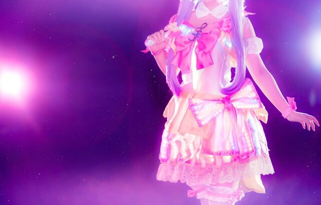 「サイリウムチェンジ！」の声でコスプレ衣装が光り輝く！ 音声認識を取り入れた“らぁら”の電飾衣装が見事な完成度