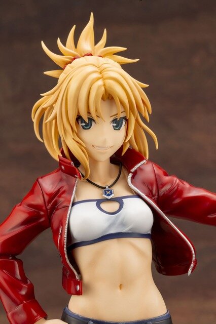 フィギュア「“赤”のセイバー」12,000円+税(C)東出祐一郎・TYPE-MOON / FAPC