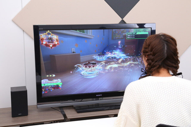 『キングダムハーツIII』をプレイする伊波杏樹さん