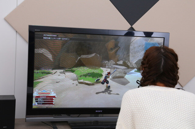 『キングダムハーツIII』をプレイする伊波杏樹さん